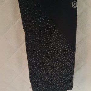 Lululemon 3/4 black yoga pants